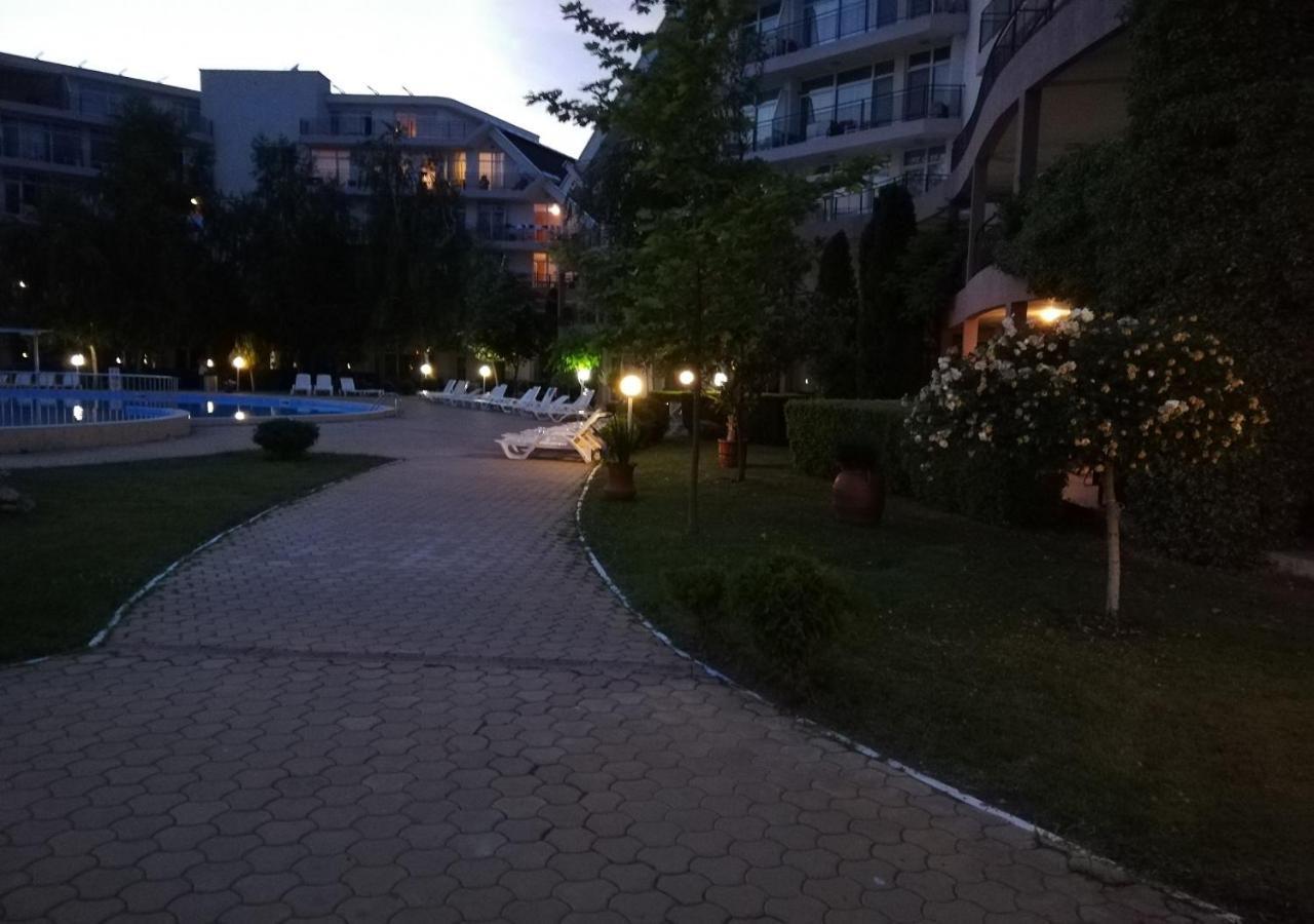 Charis Cozy Family Apart At Sun Village Complex Close To The Beach Slăntjev Brjag Exteriör bild